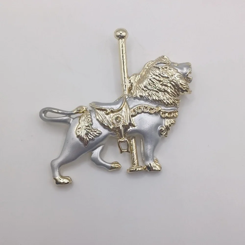Lion Carousel Brooch in Silver and Gold Tones - Picture 6 of 6